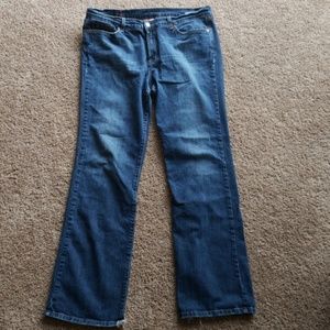 Lucky Brand midday classic distressed blue Jean